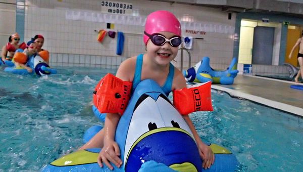 Mikołajkowe zabawy w wodzie dla trzylatków – nauka pływania 17.00 Sobota
