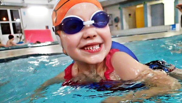Nauka pływania dla dzieci od siódmego roku życia – 18.40 Poniedziałek
