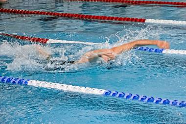 Cennik treningów pływania dla młodzieży i dorosłych