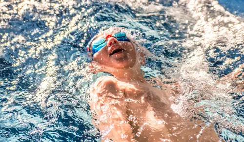 Doskonalenie pływania dla dzieci na małym basenie - galeria zdjęć i filmów